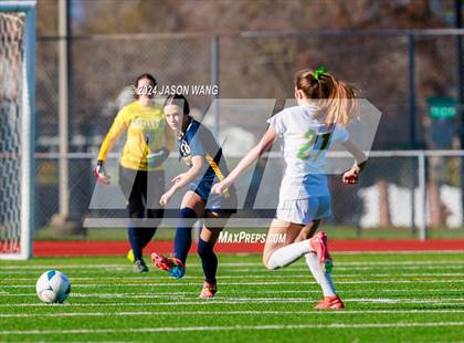 Thumbnail 1 in Roosevelt @ Bellevue (WIAA 3A Semifinal) photogallery.