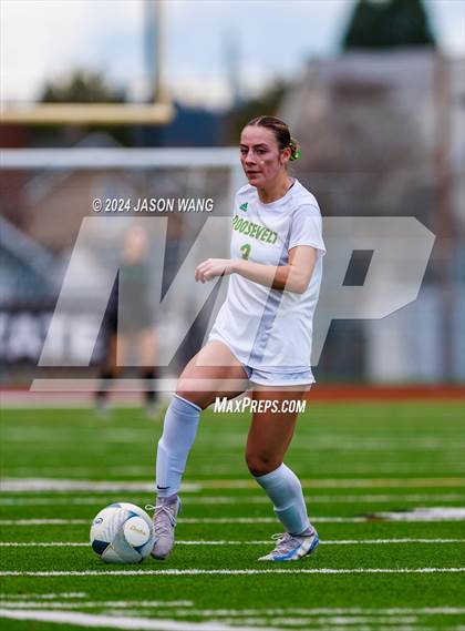 Thumbnail 2 in Roosevelt @ Bellevue (WIAA 3A Semifinal) photogallery.