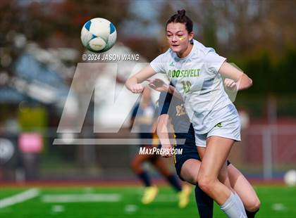 Thumbnail 2 in Roosevelt @ Bellevue (WIAA 3A Semifinal) photogallery.