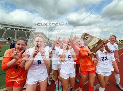 Thumbnail 1 in Wakeland vs. Reedy (UIL 5A Regional Final Playoff) photogallery.
