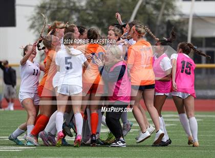 Thumbnail 1 in Wakeland vs. Reedy (UIL 5A Regional Final Playoff) photogallery.