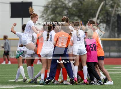Thumbnail 2 in Wakeland vs. Reedy (UIL 5A Regional Final Playoff) photogallery.