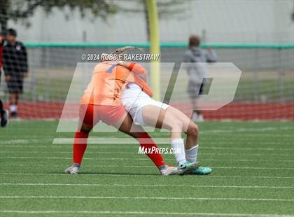 Thumbnail 3 in Wakeland vs. Reedy (UIL 5A Regional Final Playoff) photogallery.