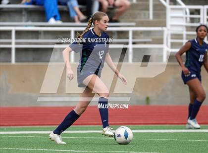 Thumbnail 2 in Wakeland vs. Reedy (UIL 5A Regional Final Playoff) photogallery.