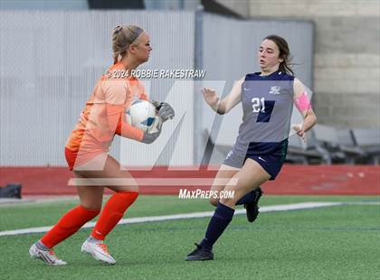 Thumbnail 2 in Wakeland vs. Reedy (UIL 5A Regional Final Playoff) photogallery.