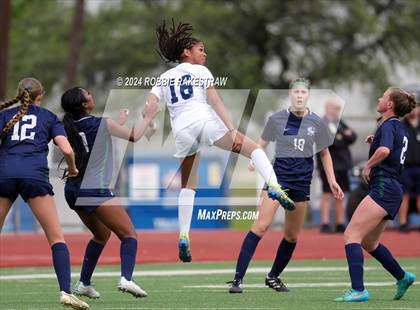Thumbnail 1 in Wakeland vs. Reedy (UIL 5A Regional Final Playoff) photogallery.