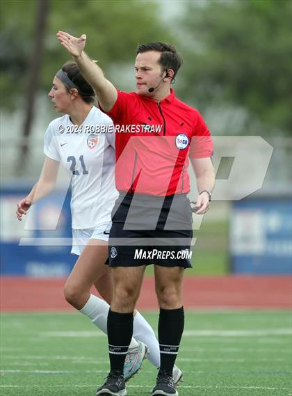 Thumbnail 3 in Wakeland vs. Reedy (UIL 5A Regional Final Playoff) photogallery.