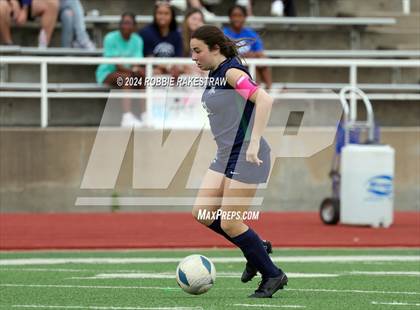 Thumbnail 3 in Wakeland vs. Reedy (UIL 5A Regional Final Playoff) photogallery.