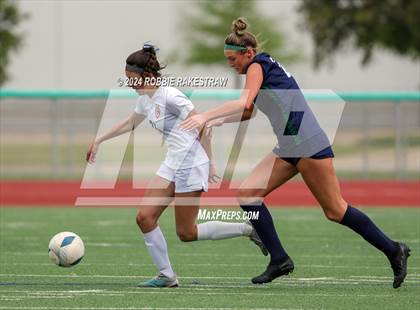 Thumbnail 1 in Wakeland vs. Reedy (UIL 5A Regional Final Playoff) photogallery.