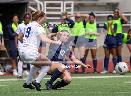 Thumbnail 2 in Wakeland vs. Reedy (UIL 5A Regional Final Playoff) photogallery.