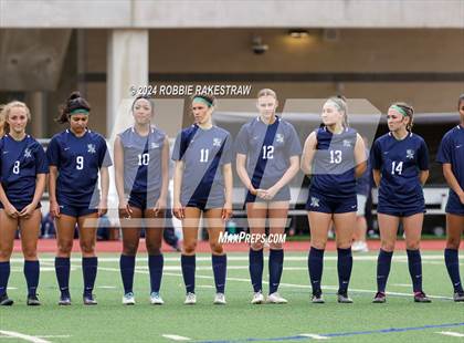 Thumbnail 2 in Wakeland vs. Reedy (UIL 5A Regional Final Playoff) photogallery.