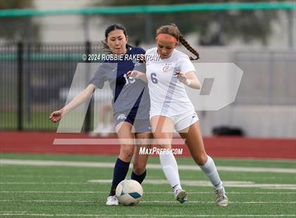 Thumbnail 3 in Wakeland vs. Reedy (UIL 5A Regional Final Playoff) photogallery.