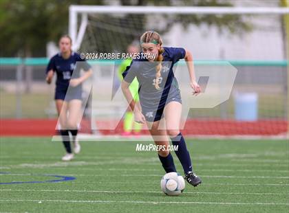 Thumbnail 2 in Wakeland vs. Reedy (UIL 5A Regional Final Playoff) photogallery.