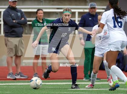 Thumbnail 1 in Wakeland vs. Reedy (UIL 5A Regional Final Playoff) photogallery.