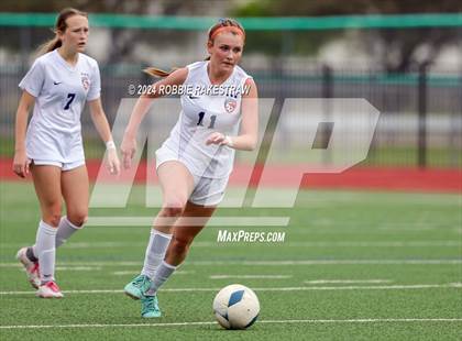 Thumbnail 2 in Wakeland vs. Reedy (UIL 5A Regional Final Playoff) photogallery.