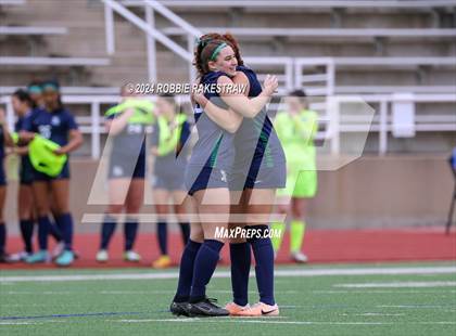 Thumbnail 1 in Wakeland vs. Reedy (UIL 5A Regional Final Playoff) photogallery.