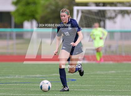Thumbnail 3 in Wakeland vs. Reedy (UIL 5A Regional Final Playoff) photogallery.