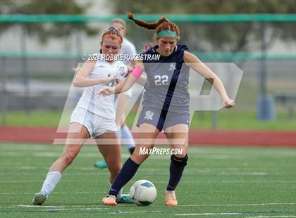 Thumbnail 2 in Wakeland vs. Reedy (UIL 5A Regional Final Playoff) photogallery.