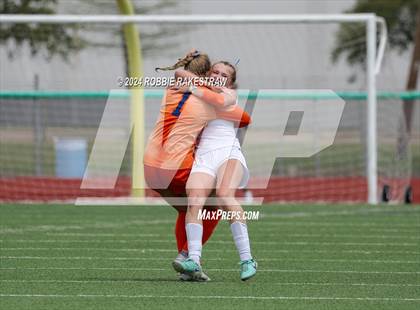 Thumbnail 2 in Wakeland vs. Reedy (UIL 5A Regional Final Playoff) photogallery.