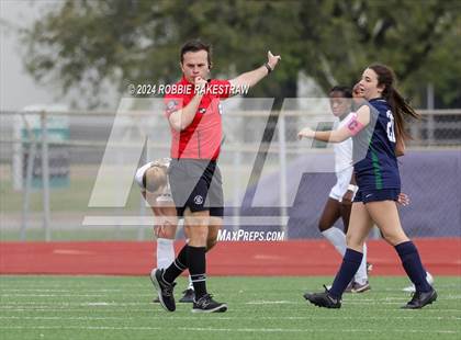 Thumbnail 1 in Wakeland vs. Reedy (UIL 5A Regional Final Playoff) photogallery.