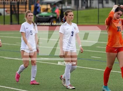 Thumbnail 3 in Wakeland vs. Reedy (UIL 5A Regional Final Playoff) photogallery.