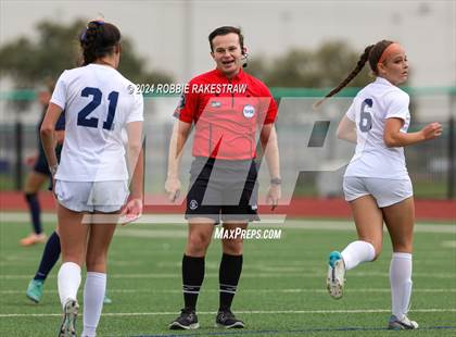 Thumbnail 3 in Wakeland vs. Reedy (UIL 5A Regional Final Playoff) photogallery.