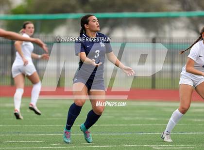 Thumbnail 2 in Wakeland vs. Reedy (UIL 5A Regional Final Playoff) photogallery.