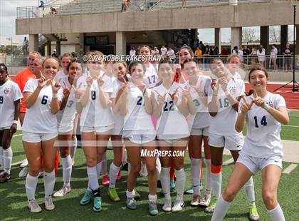Thumbnail 3 in Wakeland vs. Reedy (UIL 5A Regional Final Playoff) photogallery.