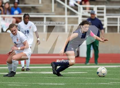 Thumbnail 2 in Wakeland vs. Reedy (UIL 5A Regional Final Playoff) photogallery.