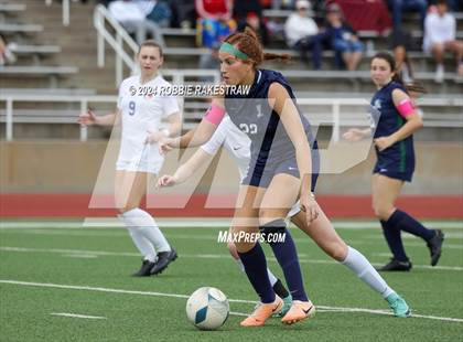 Thumbnail 2 in Wakeland vs. Reedy (UIL 5A Regional Final Playoff) photogallery.