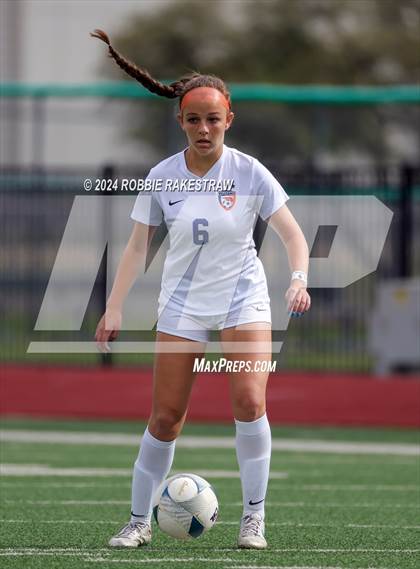 Thumbnail 2 in Wakeland vs. Reedy (UIL 5A Regional Final Playoff) photogallery.