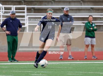 Thumbnail 1 in Wakeland vs. Reedy (UIL 5A Regional Final Playoff) photogallery.