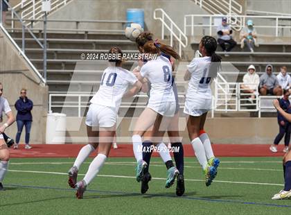 Thumbnail 2 in Wakeland vs. Reedy (UIL 5A Regional Final Playoff) photogallery.