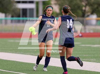 Thumbnail 2 in Wakeland vs. Reedy (UIL 5A Regional Final Playoff) photogallery.