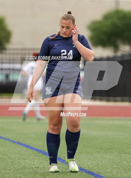 Thumbnail 1 in Wakeland vs. Reedy (UIL 5A Regional Final Playoff) photogallery.