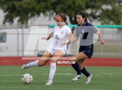 Thumbnail 3 in Wakeland vs. Reedy (UIL 5A Regional Final Playoff) photogallery.