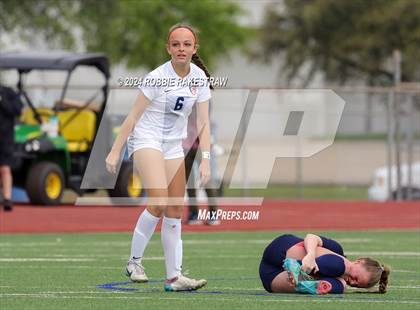 Thumbnail 1 in Wakeland vs. Reedy (UIL 5A Regional Final Playoff) photogallery.