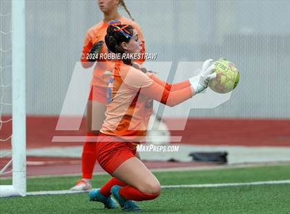 Thumbnail 2 in Wakeland vs. Reedy (UIL 5A Regional Final Playoff) photogallery.