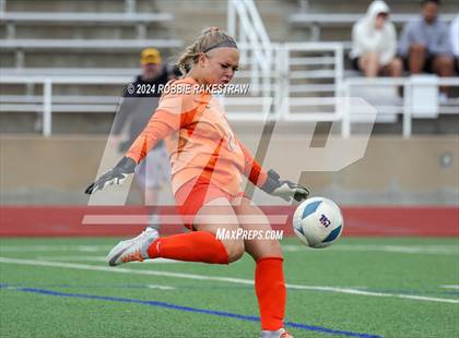 Thumbnail 1 in Wakeland vs. Reedy (UIL 5A Regional Final Playoff) photogallery.
