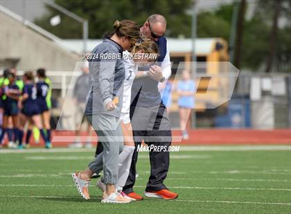 Thumbnail 3 in Wakeland vs. Reedy (UIL 5A Regional Final Playoff) photogallery.