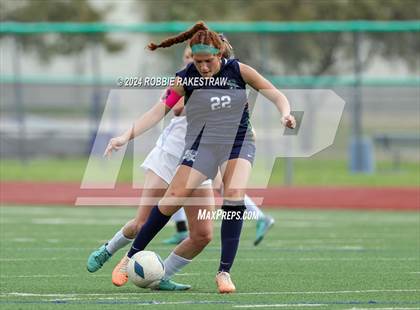 Thumbnail 1 in Wakeland vs. Reedy (UIL 5A Regional Final Playoff) photogallery.