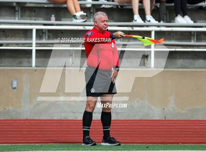 Thumbnail 2 in Wakeland vs. Reedy (UIL 5A Regional Final Playoff) photogallery.