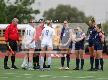Thumbnail 2 in Wakeland vs. Reedy (UIL 5A Regional Final Playoff) photogallery.