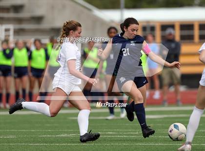Thumbnail 3 in Wakeland vs. Reedy (UIL 5A Regional Final Playoff) photogallery.