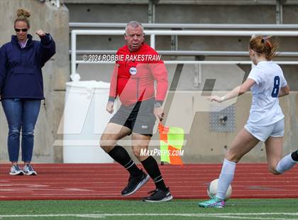 Thumbnail 1 in Wakeland vs. Reedy (UIL 5A Regional Final Playoff) photogallery.