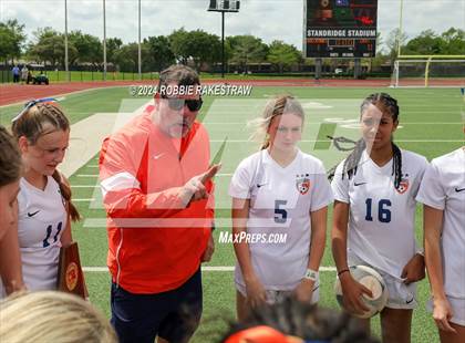 Thumbnail 2 in Wakeland vs. Reedy (UIL 5A Regional Final Playoff) photogallery.