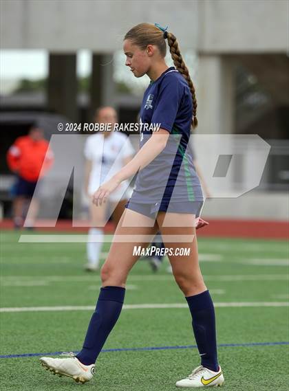 Thumbnail 2 in Wakeland vs. Reedy (UIL 5A Regional Final Playoff) photogallery.