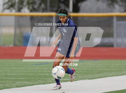 Thumbnail 1 in Wakeland vs. Reedy (UIL 5A Regional Final Playoff) photogallery.