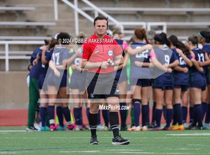 Thumbnail 1 in Wakeland vs. Reedy (UIL 5A Regional Final Playoff) photogallery.