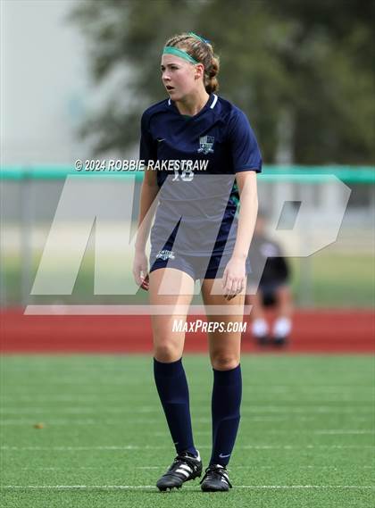 Thumbnail 3 in Wakeland vs. Reedy (UIL 5A Regional Final Playoff) photogallery.